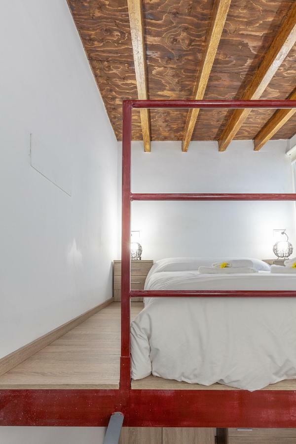 Pasaje De Amores Der - Descanso En Casa Y Vida Cultural Y Monumentos 4 Px Sevilla Buitenkant foto